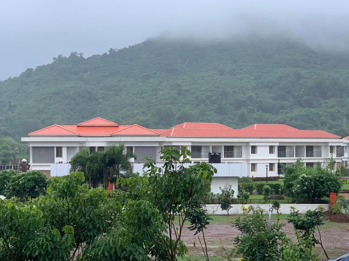 Mizzle Exotica Lonavala Apartment Exterior photo